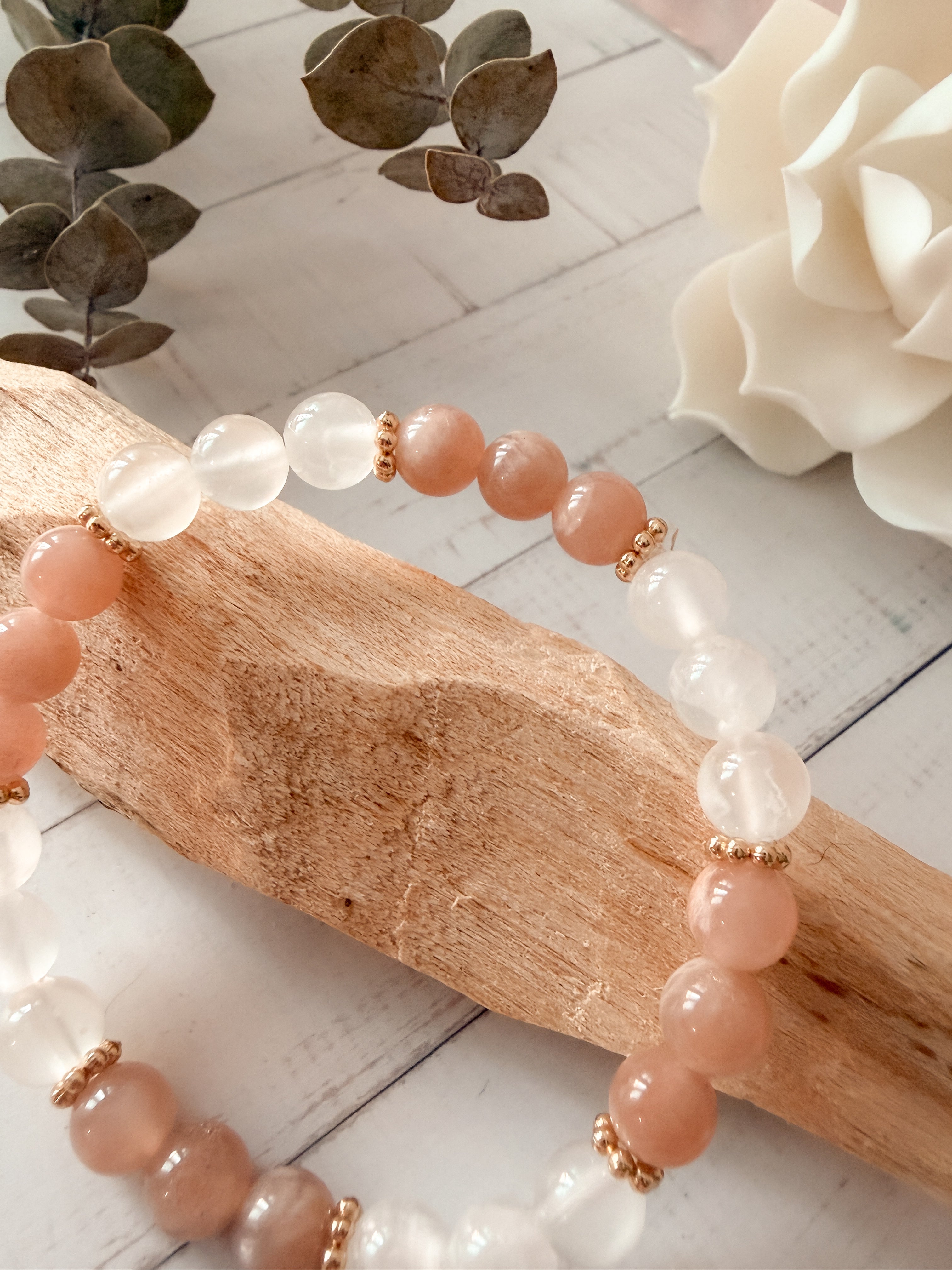 Lichtblick - Pfirsich-Mondstein & Selenit Armband